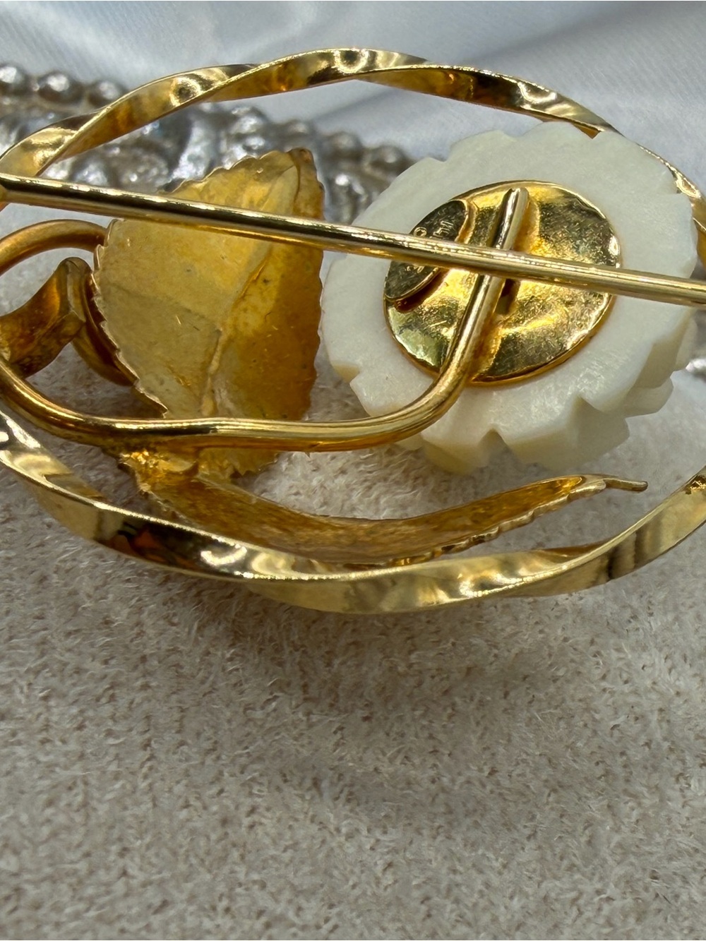 Vintage 14K GF Carved Rose Circle Frame Brooch Pin Cottagecore - Picture 10 of 10